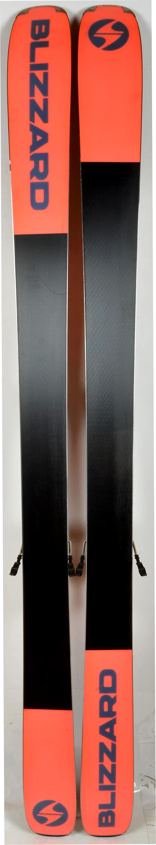 Blizzard RUSTLER 9 - TEST 2025 - skis d'occasion