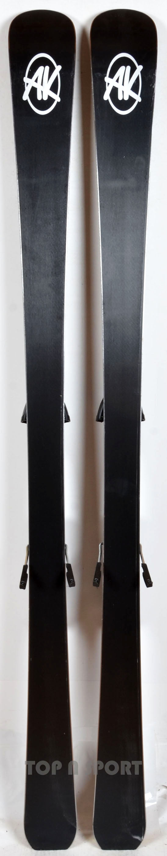 AK BLACK - skis d'occasion