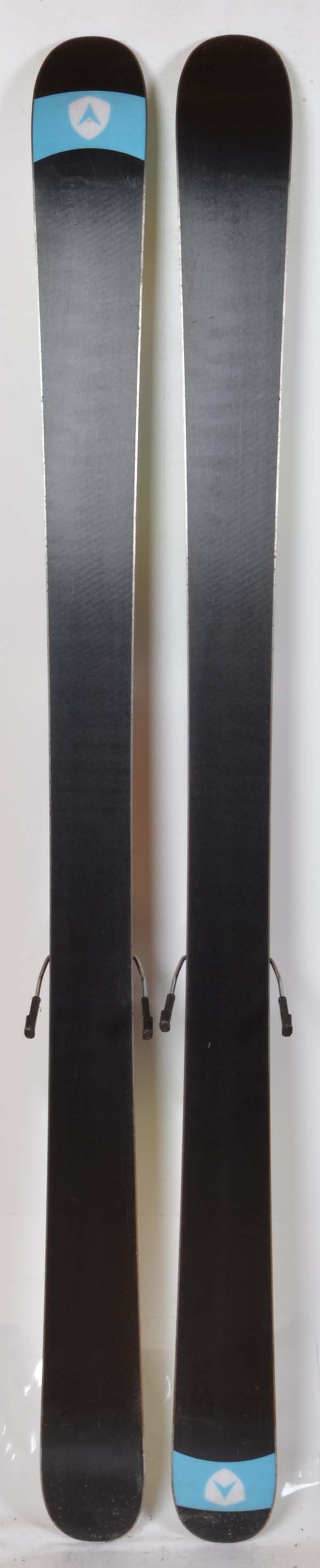 Dynastar SERIAL - skis d'occasion