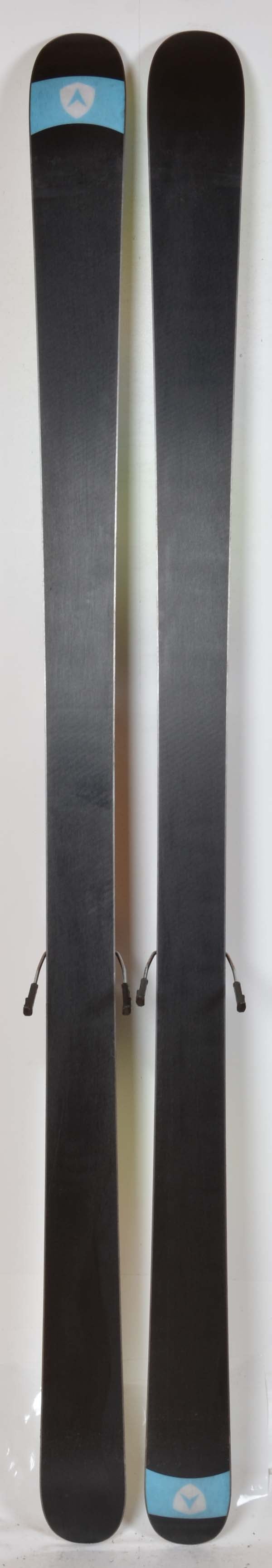 Dynastar SERIAL - skis d'occasion