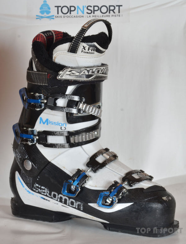 chaussure ski salomon mission lx Herren Skischuh Sport & Freizeit The Divine Cruise from Salomon is a soft and cushy boot for the mellow intermediate skier A good fit for someone who has a wider forefoot and needs some room in the cuff The four micro adjustable aluminum buckles and tool free catches on the upper buckles help you get the fit dialed in so you can spend more time on the slopes The Divine Cruise has the XFITFusion Advanced liner that can be heat molded to accelerate the breaking in process and adds that warm and fuzzy feeling for extra warmth A 35mm strap helps keep you leg supported and improves the rebound of the boot The Mission Cruise is a perfect boot for the mellow intermediate skier that has a wider forefoot and shaft of the legSalomon Mission Cruise Ski Boots Mens Specs Flex 75 Buckle 4 XFITFusion Liner Tool Free Catch Adjustment Great Fit for a Wide Forefoot and Wide Shaft of the Leg Salomon MISSION LX - chaussures